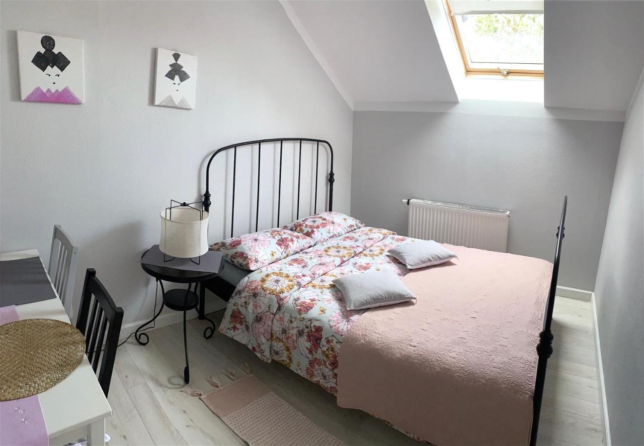 Szary Domek Apartamenty Ustka Exteriör bild
