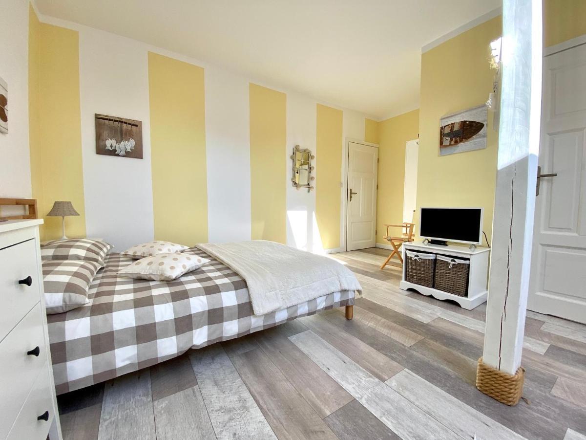 Szary Domek Apartamenty Ustka Exteriör bild